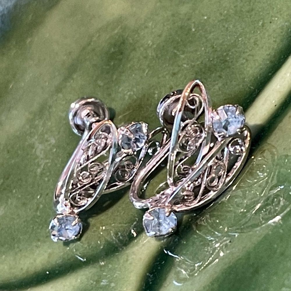 Vintage 925 Sterling Silver Screw Back Earrings with Blue Topaz Rhinestone’s